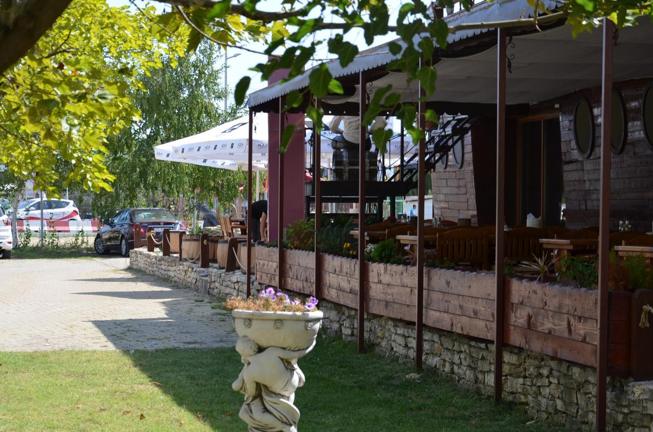 Club De Vacanta Corabia Piratilor-Mamaia Nord Hotel Năvodari Exterior foto